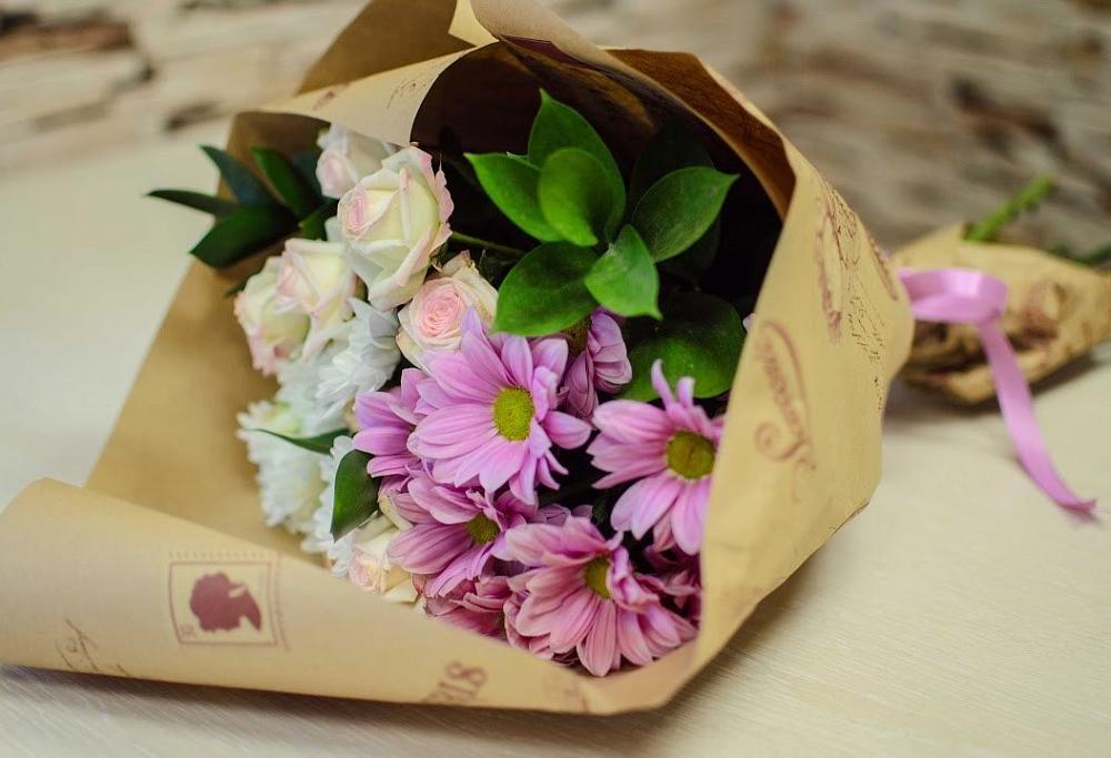 Букет цветов из: Розы и Хризантемы в Александро-Невской