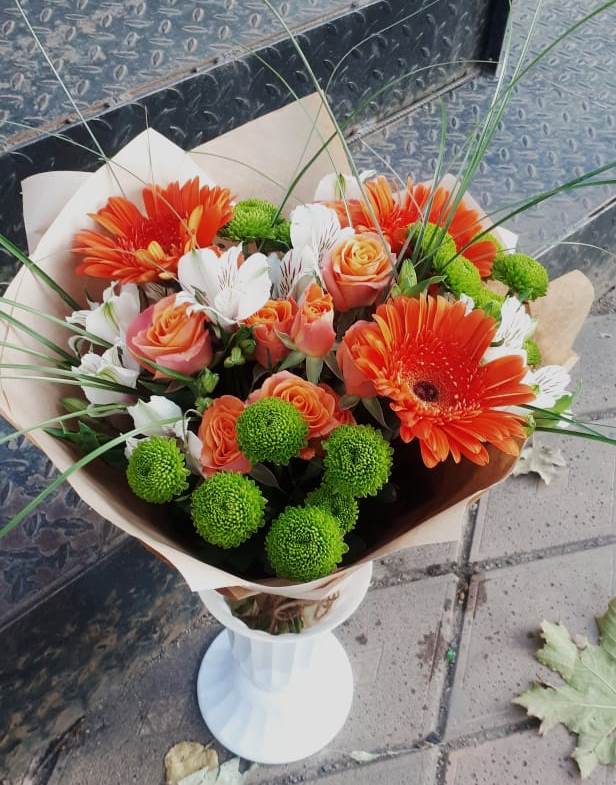 Букет цветов из: Герберы, Хризантемы, Альстромерии и Розы в Александро-Невской
