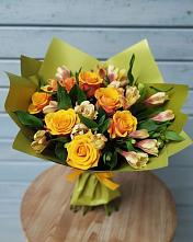 Букет цветов из:  Альстромерии и Розы в Александро-Невской