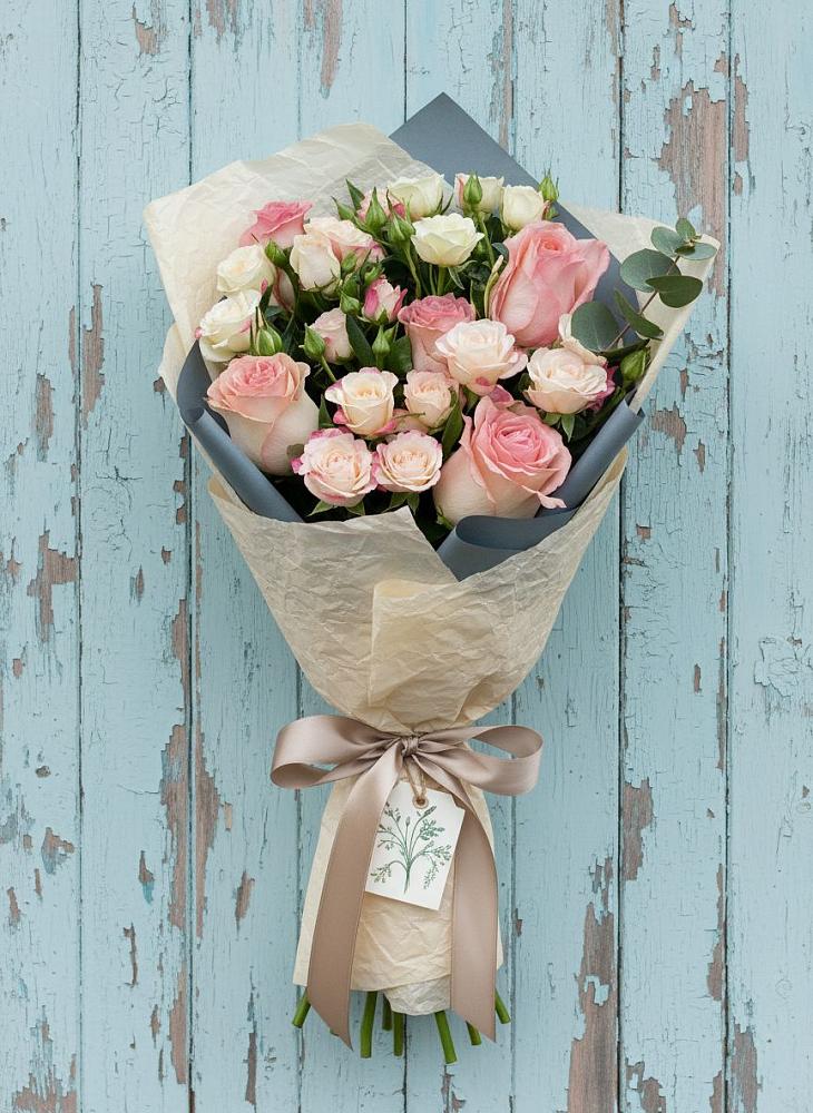 Букет цветов из: Розы в Александро-Невской