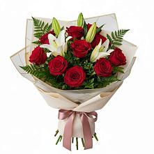 Букет цветов из:  Лилии и Розы в Александро-Невской