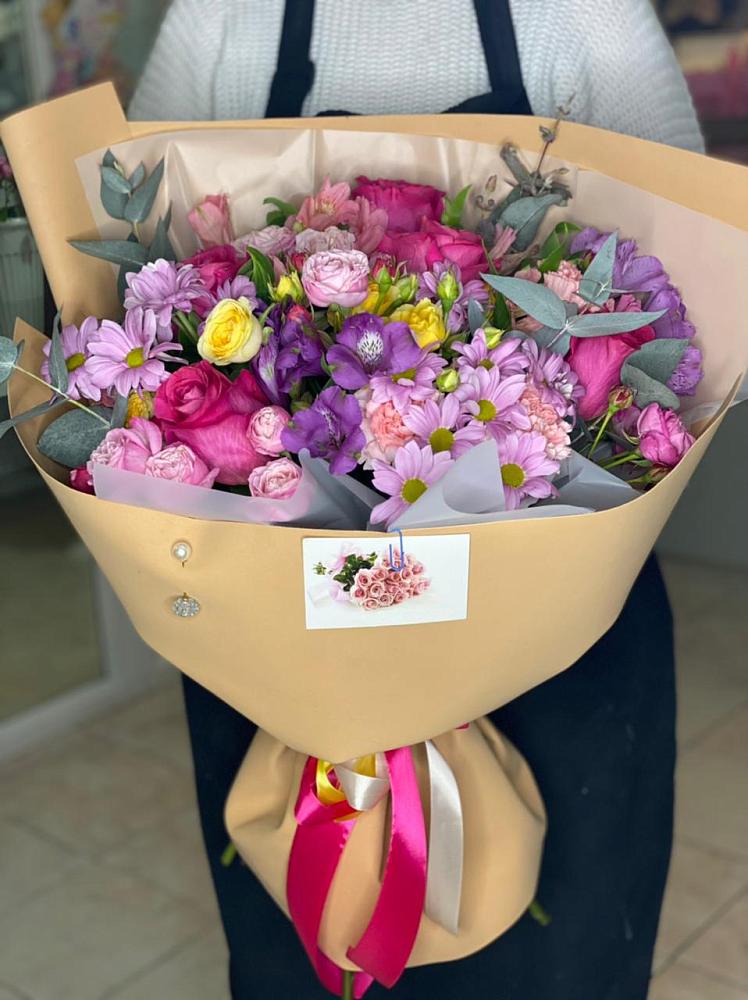 Букет цветов из: Хризантемы, Гвоздики и Альстромерии в Александро-Невской