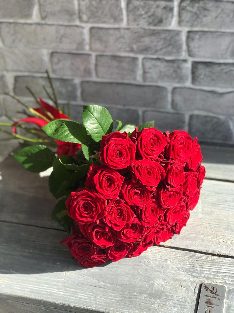 Букет Красные розы Фридом в Александро-Невской