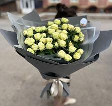 Букет Белые кустовые розы Солинеро в Александро-Невской