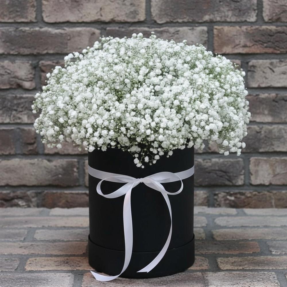 Цветочная композиция из Гипсофила в шляпной коробке в Александро-Невской