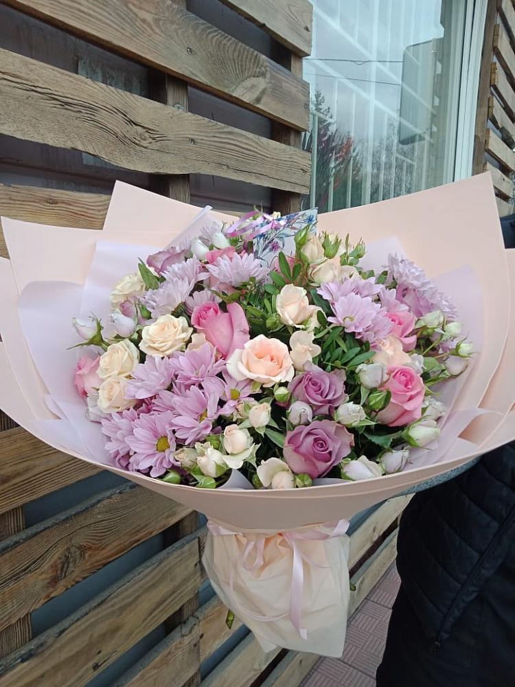 Букет цветов из: Розы и Хризантемы в Александро-Невской