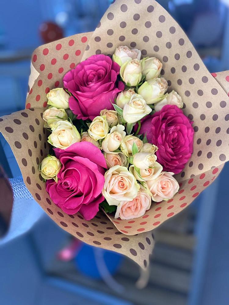 Букет цветов из: Розы в Александро-Невской