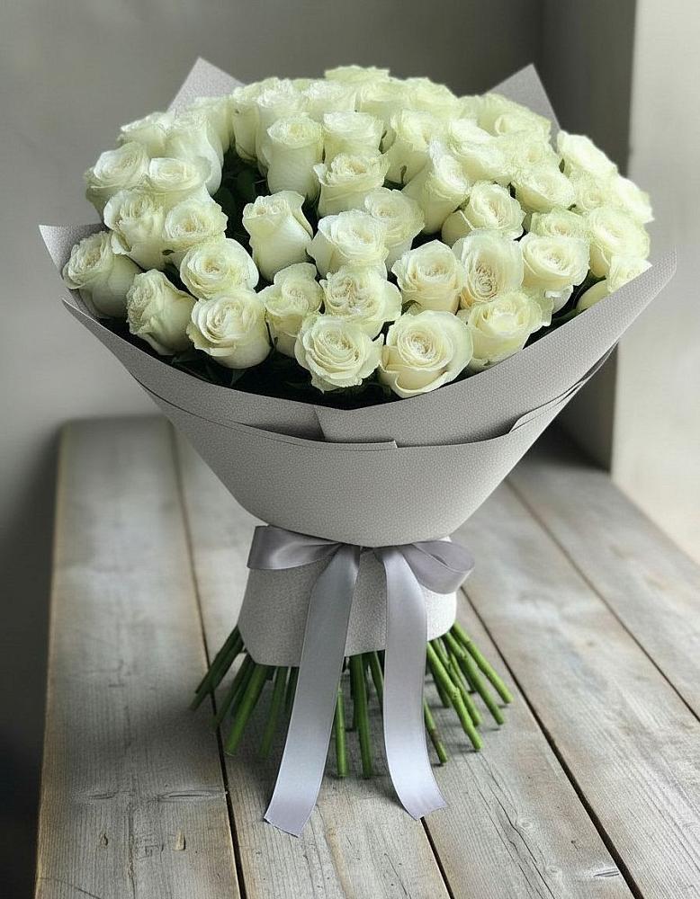 Букет 35 Белых роз в Александро-Невской
