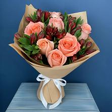 Букет цветов из:  Розы и Альстромерии в Александро-Невской