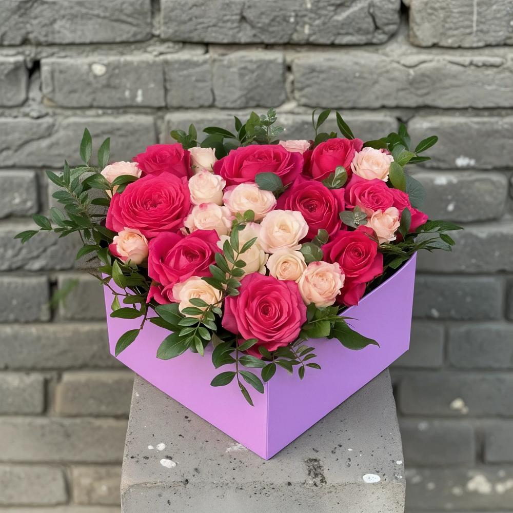 Цветочная композиция из Розы в коробке в Александро-Невской