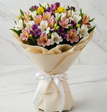 Букет цветов из:  Альстромерии в Александро-Невской