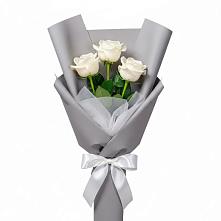 Букет 3 белые розы в Александро-Невской