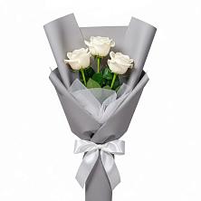 Букет 3 белые розы в Александро-Невской