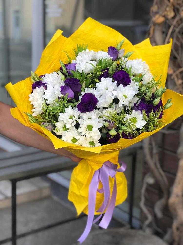 Букет цветов из: Ирисы, Хризантемы и Ромашки в Александро-Невской