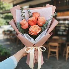 Букет цветов из:  Розы в Александро-Невской