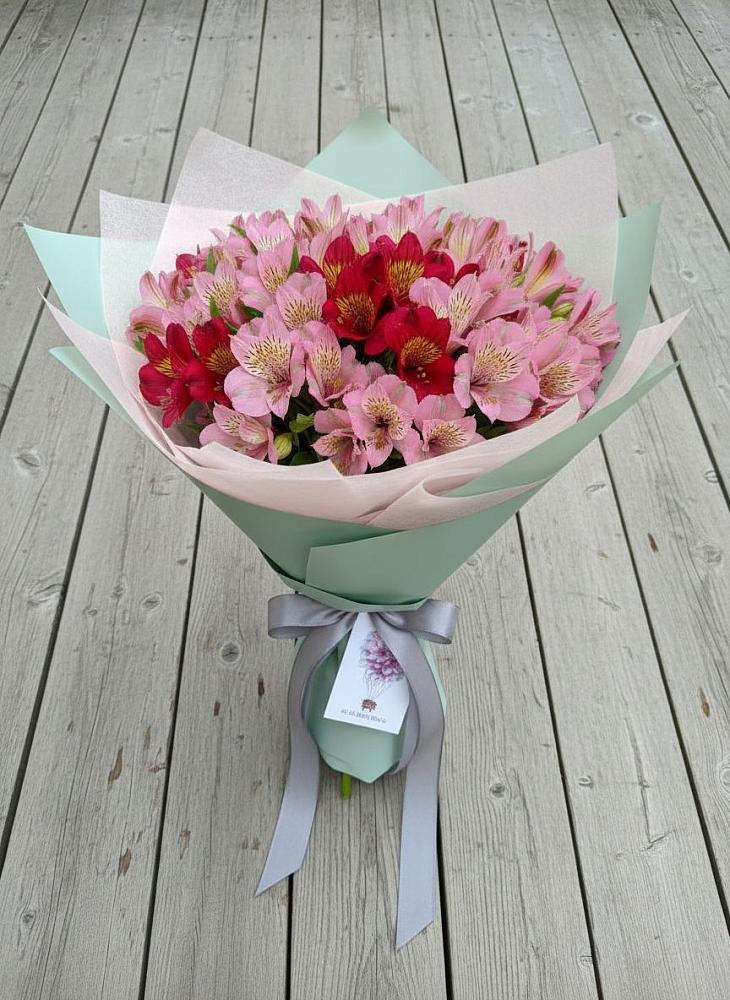 Букет цветов из: Альстромерии в Александро-Невской