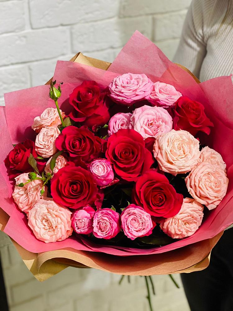 Букет цветов из: Розы в Александро-Невской