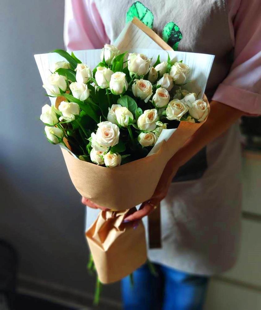 Букет цветов из: Розы в Александро-Невской