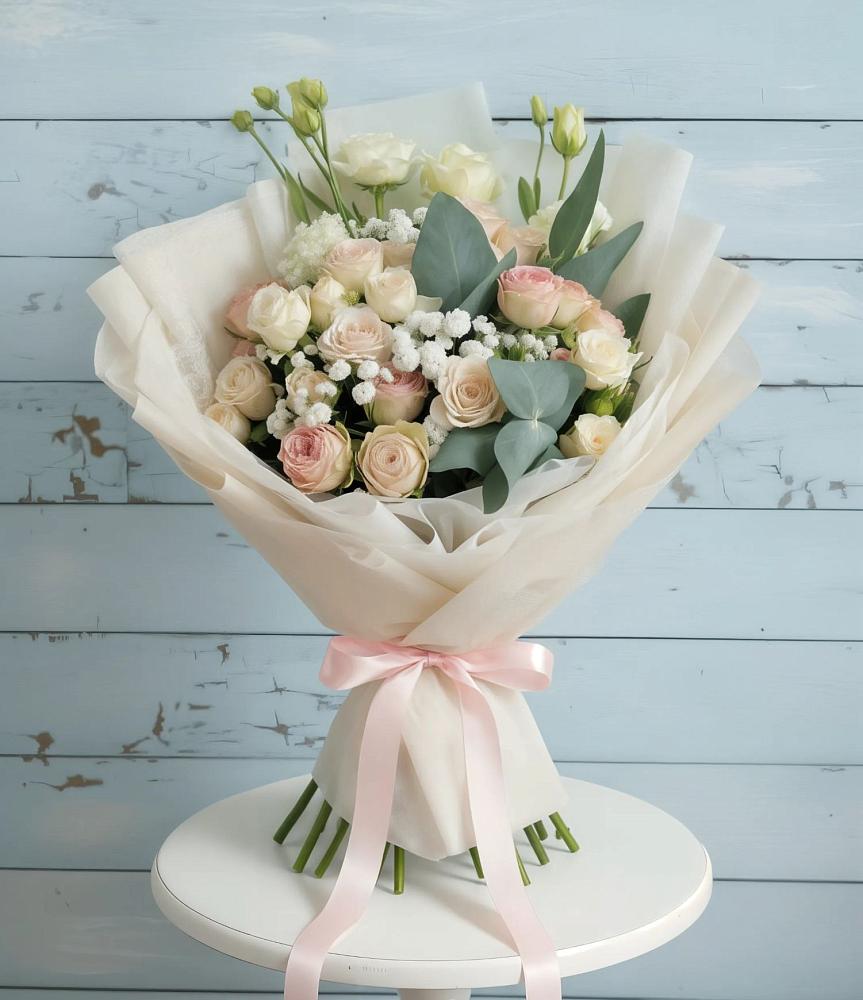 Букет цветов из: Розы и Лизиантусы в Александро-Невской