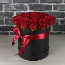 Цветочная композиция из Розы в шляпной коробке в Александро-Невской