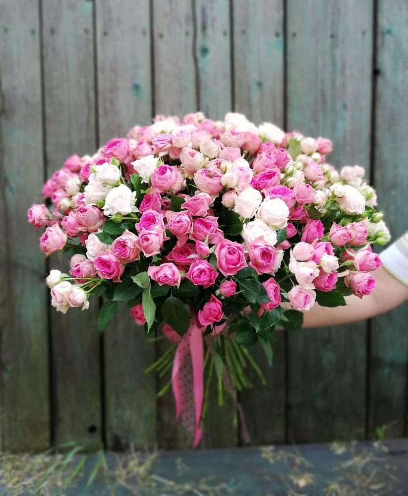 Букет Розовые кустовые розы Натали и Лав Лидия в Александро-Невской