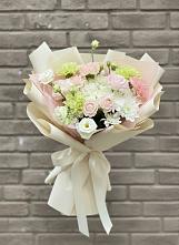 Букет цветов из:  Гвоздики, Розы, Лизиантусы и Хризантемы #REPLACE_PRED# Александро-Невской
