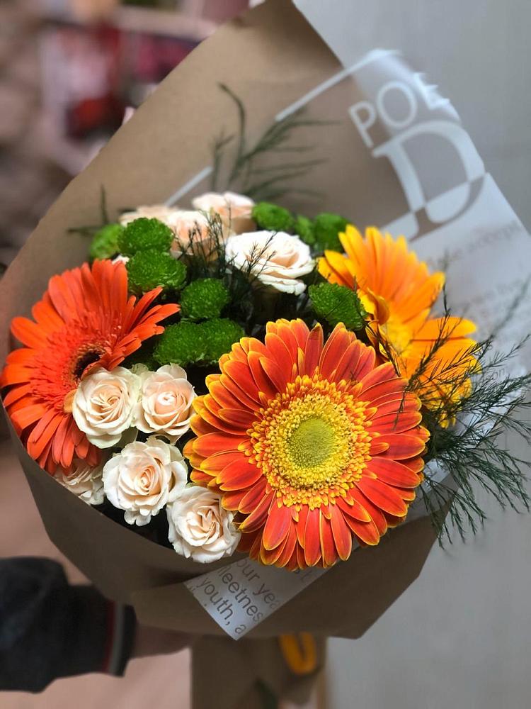 Букет цветов из: Герберы, Хризантемы и Розы в Александро-Невской