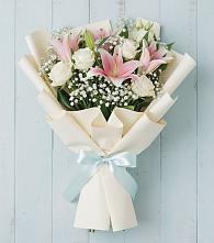 Букет цветов из:  Лилии в Александро-Невской