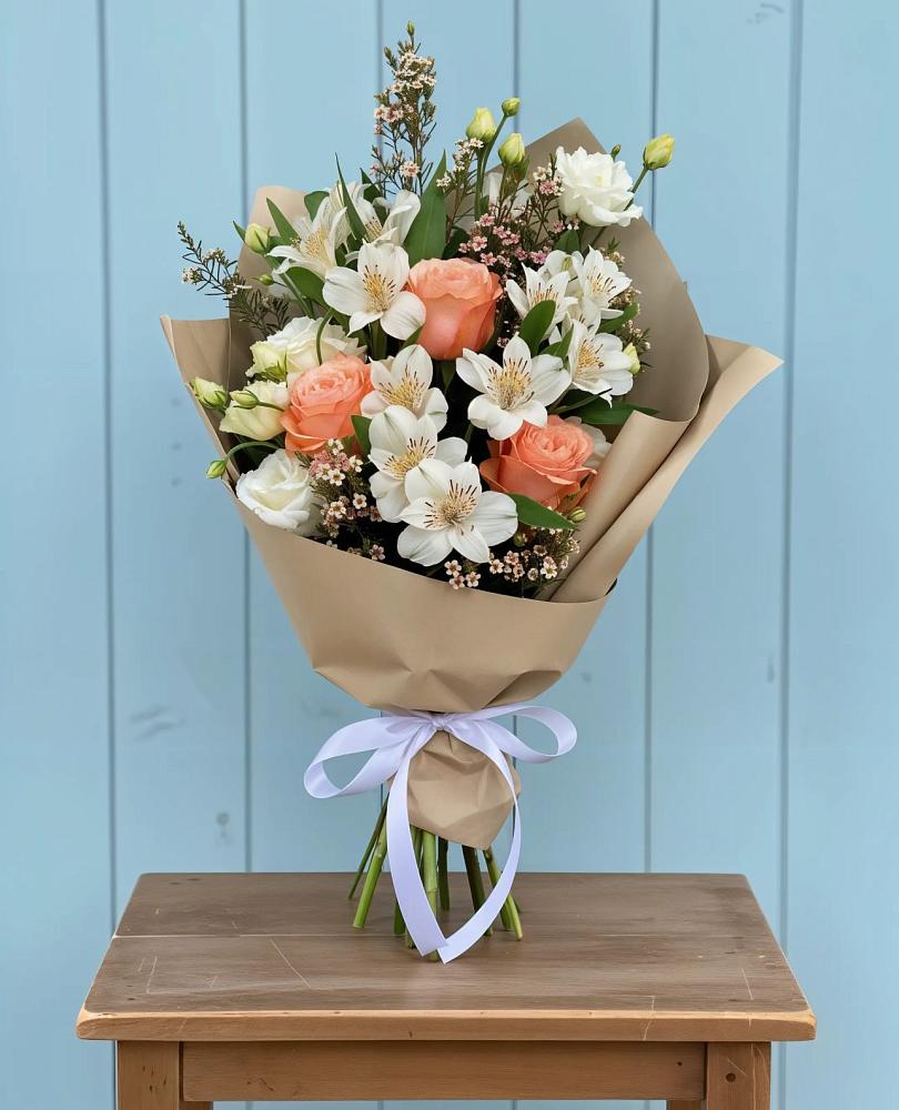 Букет цветов из: Альстромерии, Лизиантусы, Розы и Хризантемы в Александро-Невской