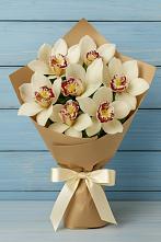 Букет цветов из:  Орхидеи и Розы в Александро-Невской