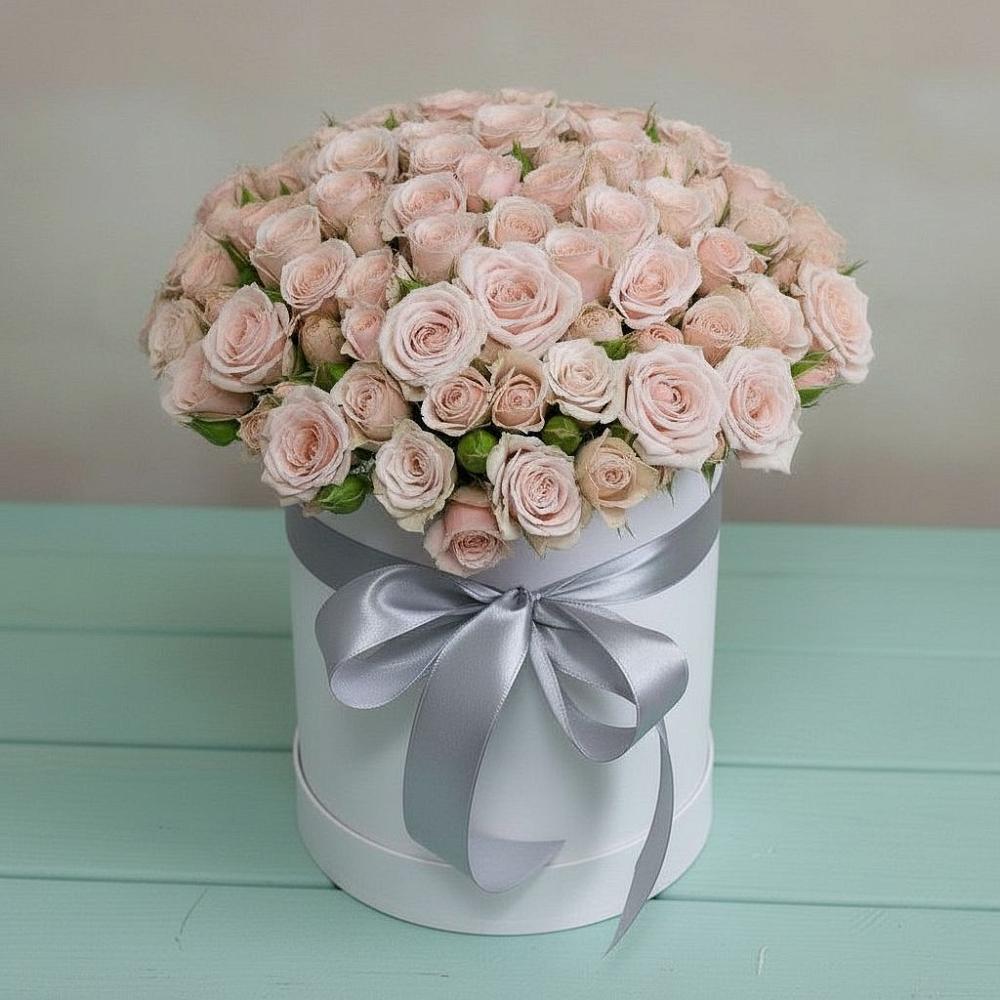 Цветочная композиция из Розы в шляпной коробке в Александро-Невской