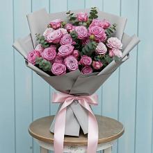Букет цветов из:  Розы в Александро-Невской